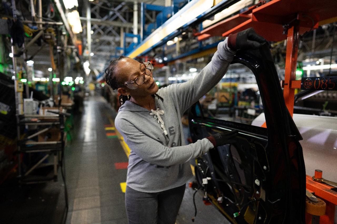 GM to invest $4 billion in its U.S. manufacturing plants