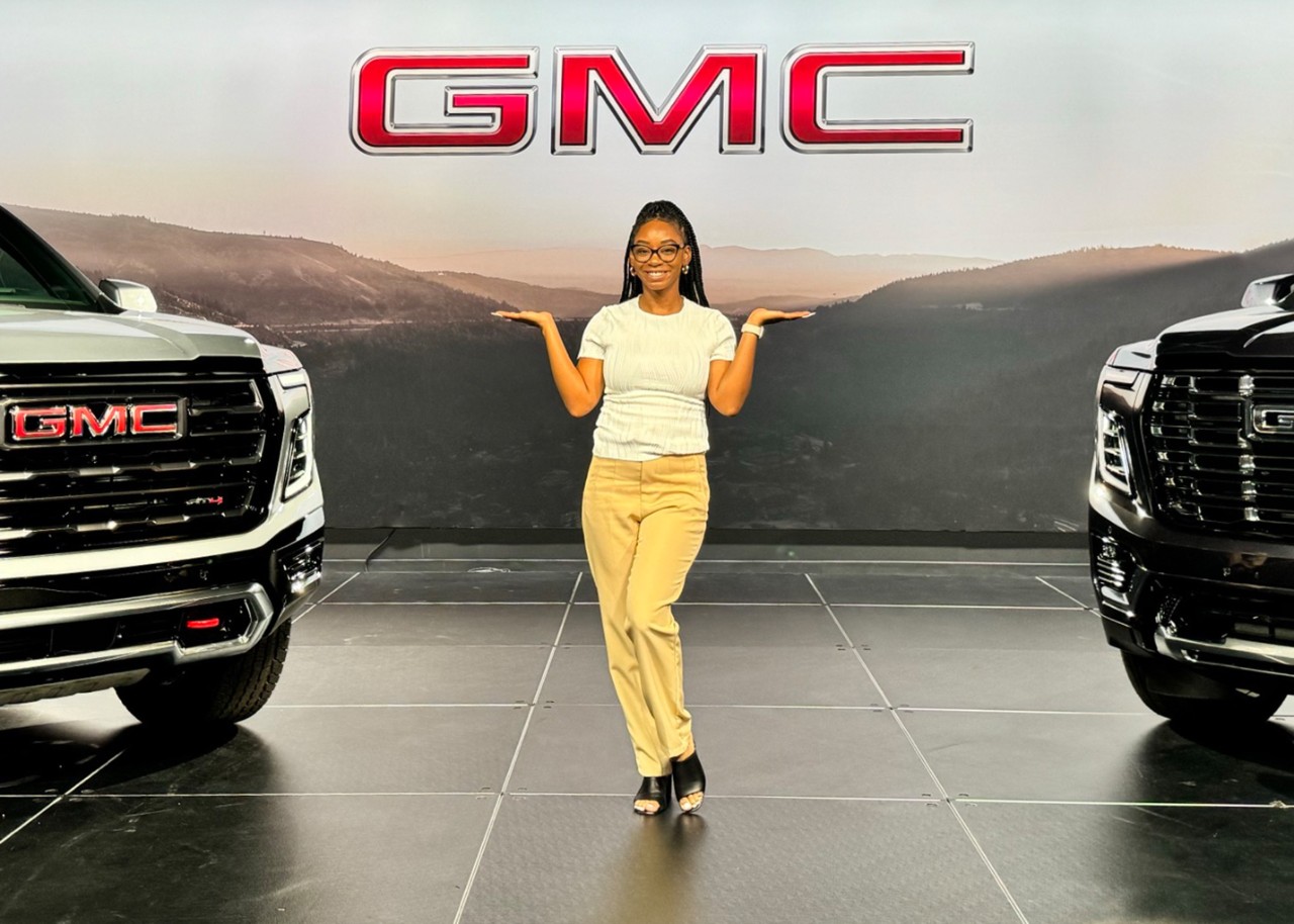 Split photo of a man standing with his hand raised (left) and being kissed on the cheek by a woman (right)