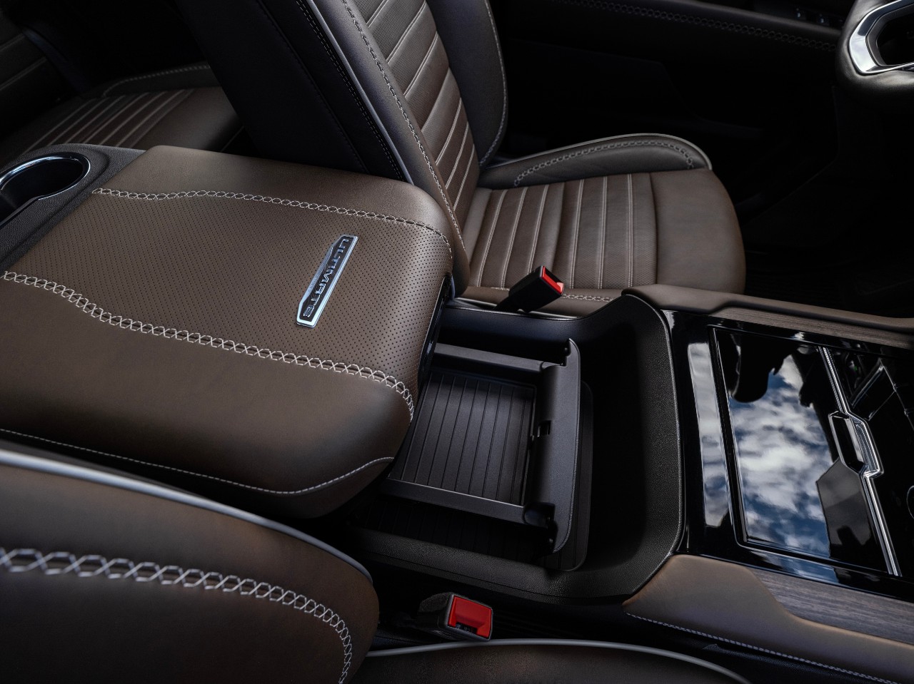 Close-up view of center console in the 2025 GMC Yukon Denali Ultimate.