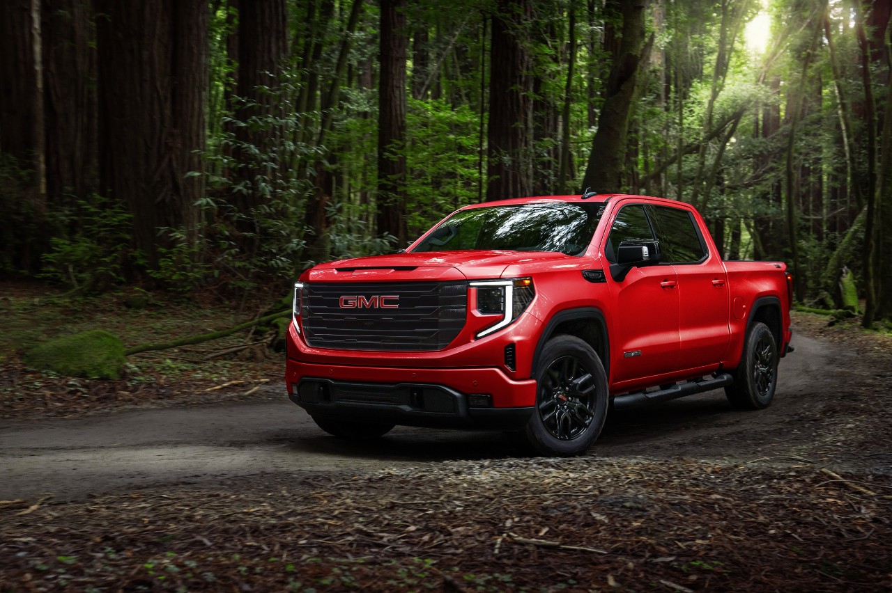 2025 GMC Sierra 1500 Elevation in Cardinal Red