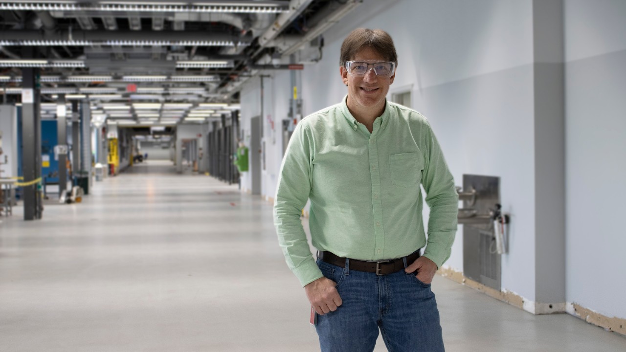 Paul Messing, GM battery systems engineer and nature enthusiast, is into birdwatching – and data