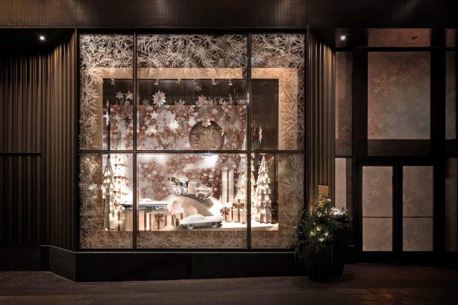 GM holiday window display at hudsons detroit