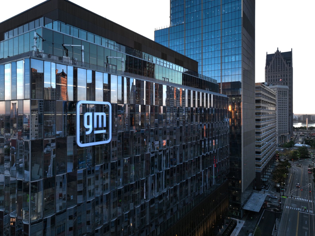 GM Sign