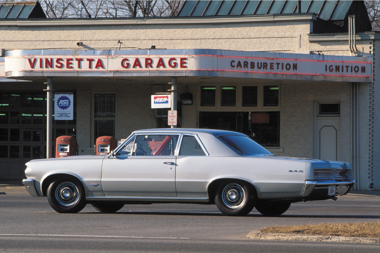 Cadillac Sixteen concept