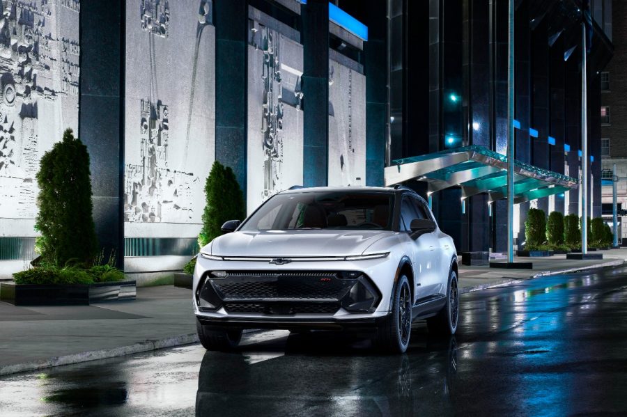 2026 Chevrolet Equinox EV 3RS in Iridescent Pearl.