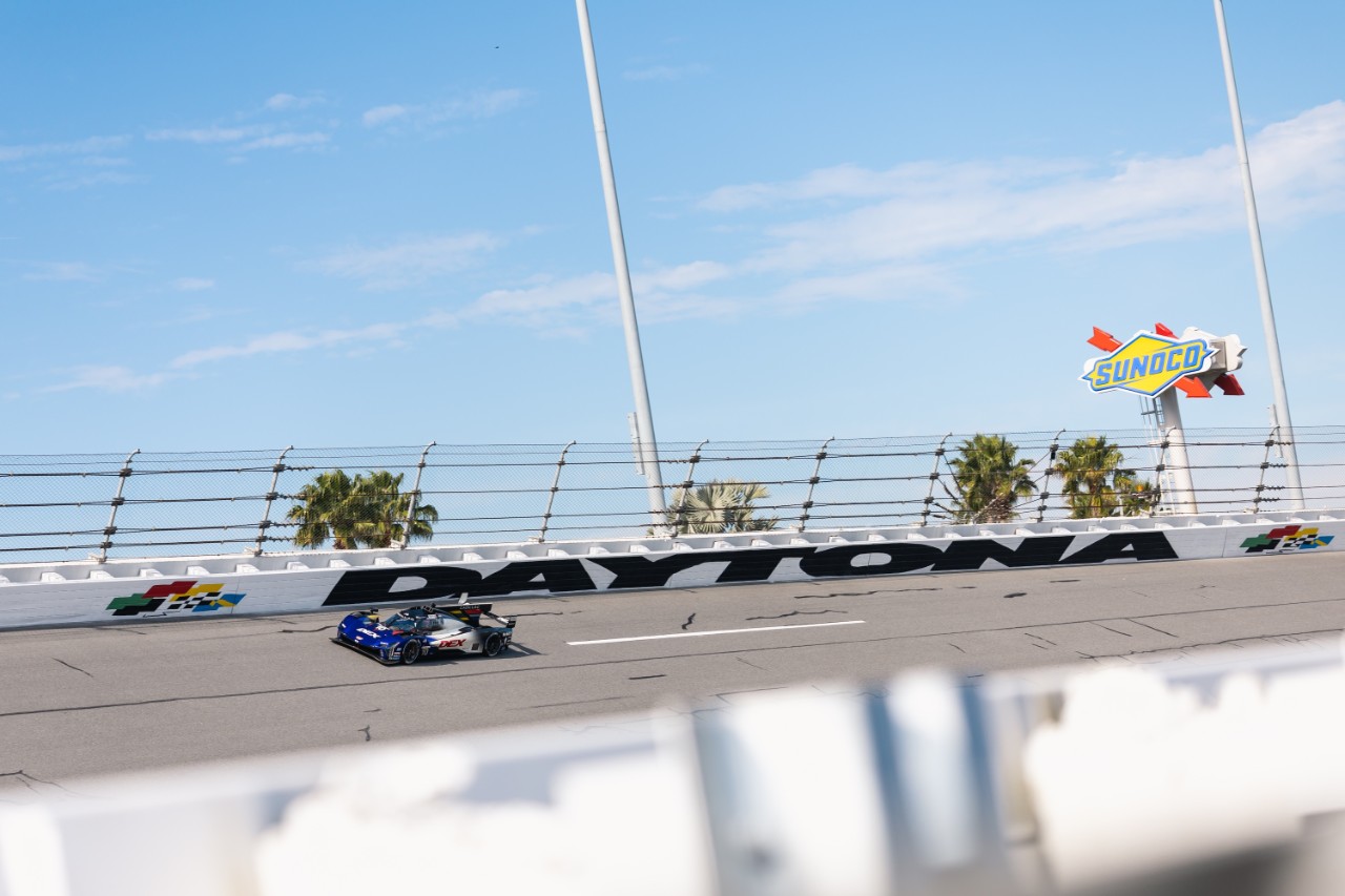 The No. 10 Cadillac V-Series.R at Daytona