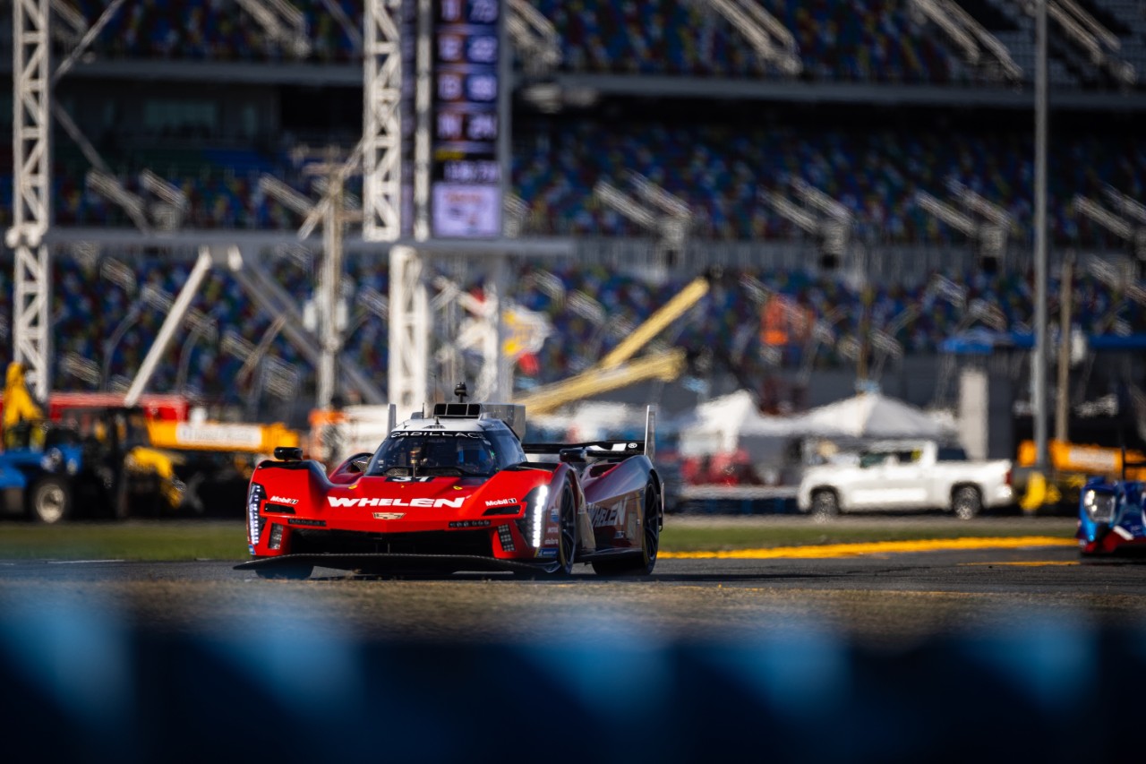 The No. 31 Cadillac V-Series.R at Daytona